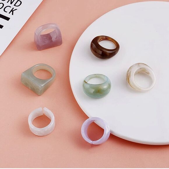 NWT Wool + Pepper Co. Resin Rhinestone Ring Set (15 Rings) - Picture 4 of 6